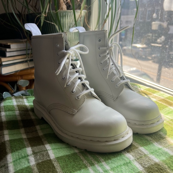1460 Mono Smooth Dr. Martens - Picture 4 of 5